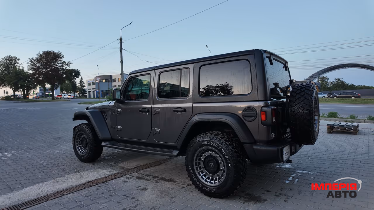Jeep Wrangler - фото 8