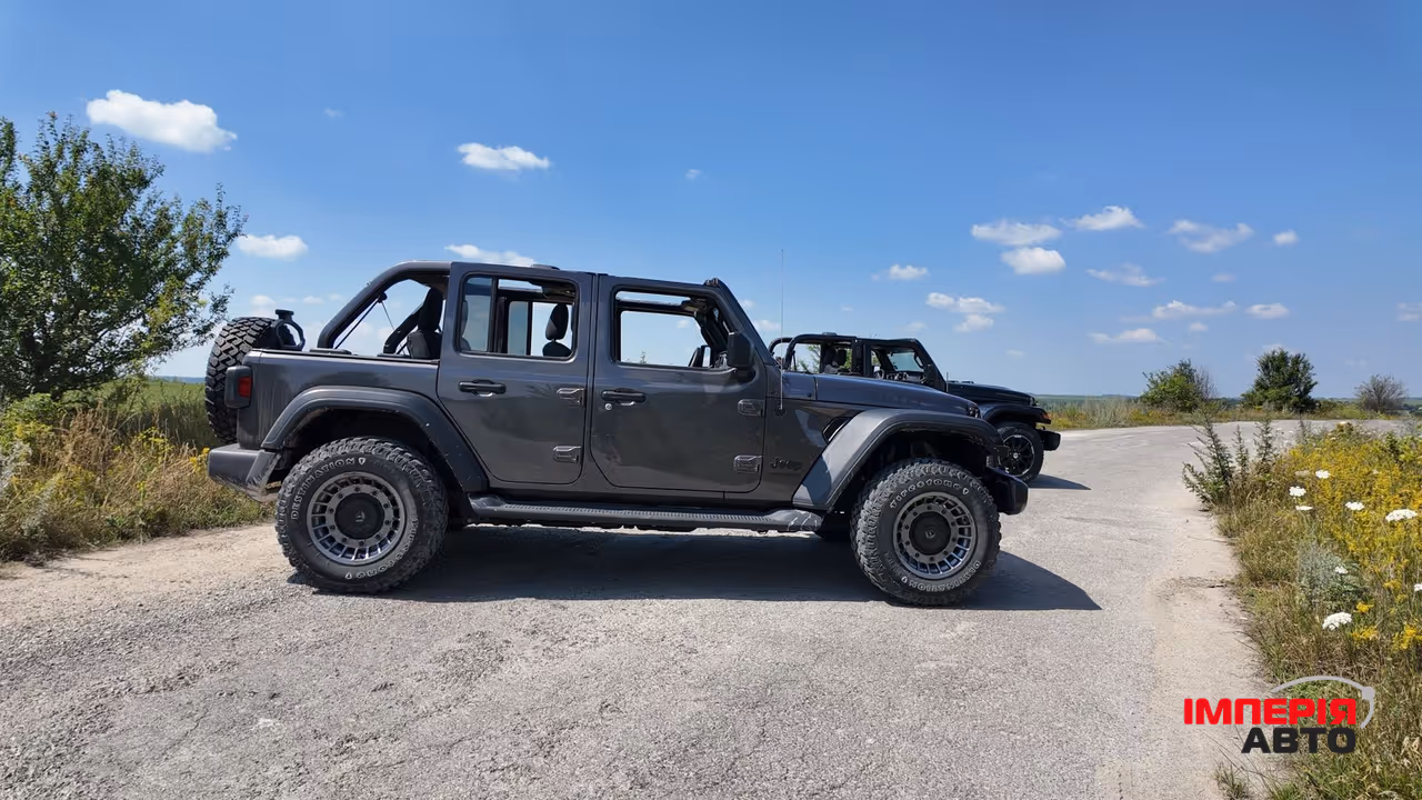 Jeep Wrangler - фото 3