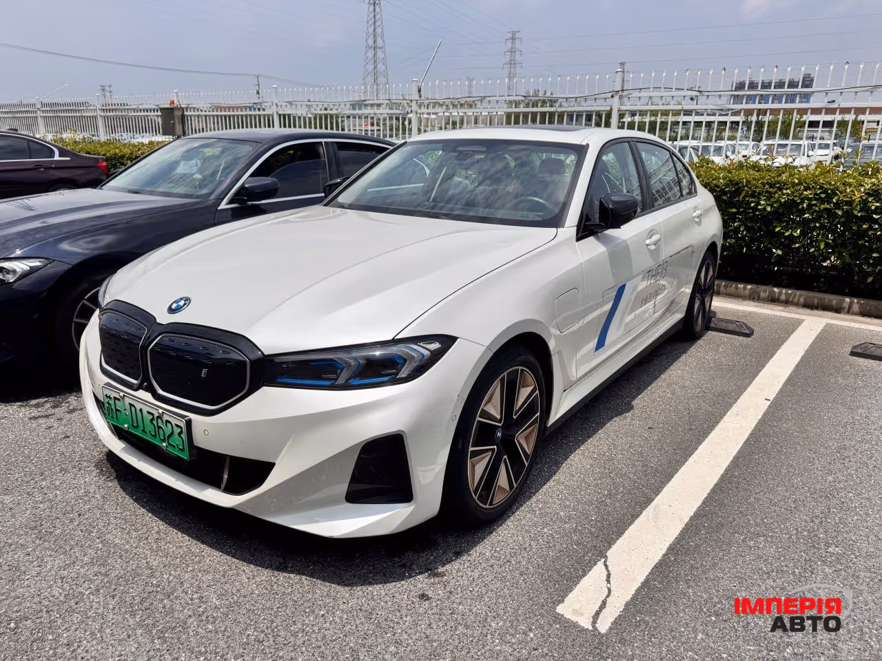 BMW i3 - фото 1