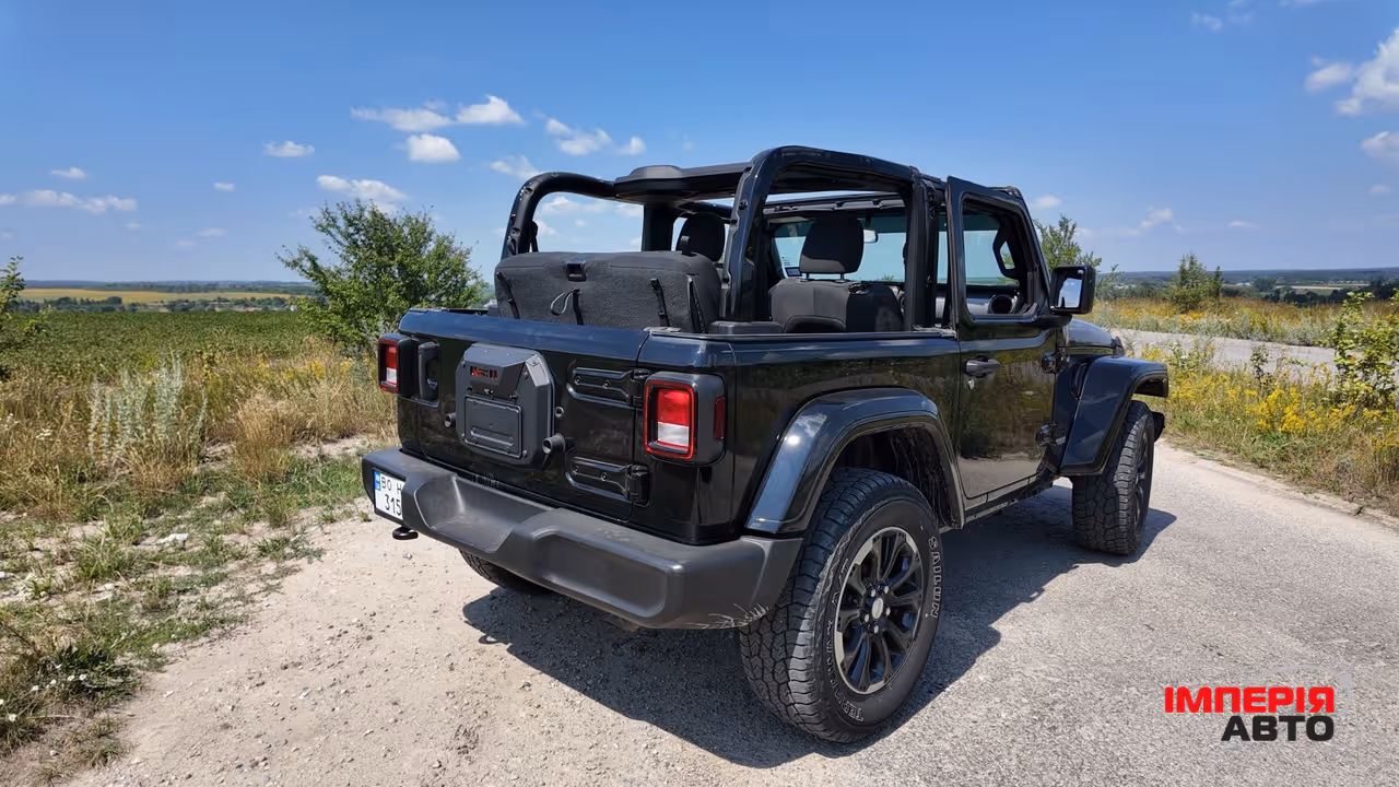 Jeep Wrangler - фото 6