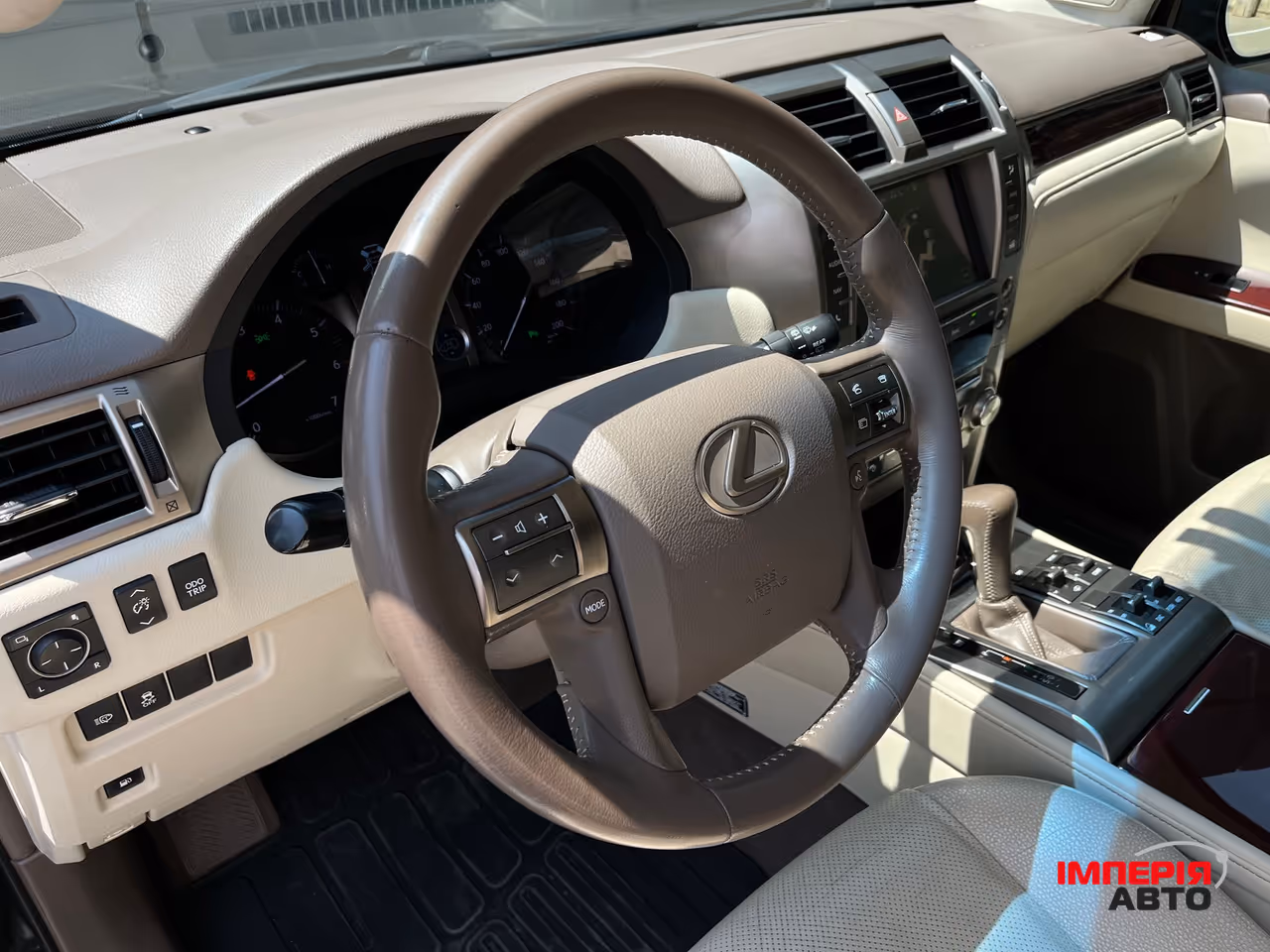 Lexus GX - фото 10