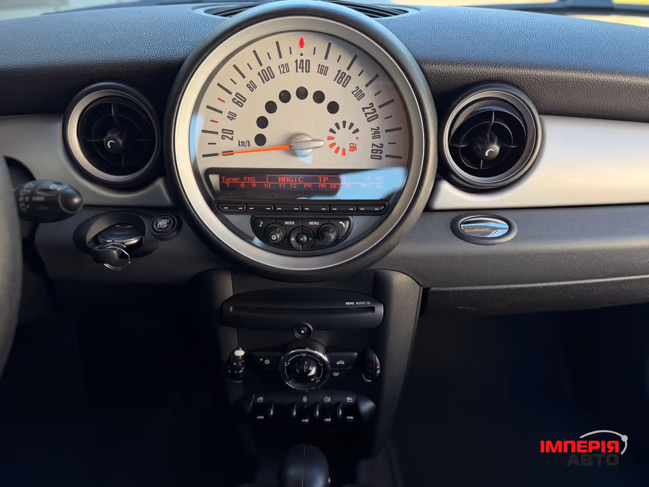 Mini Hatch - фото 10