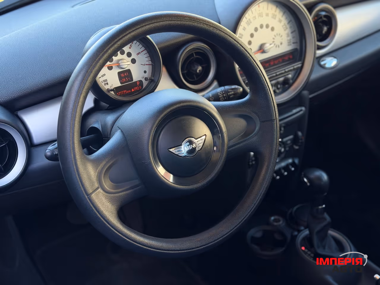 Mini Hatch - фото 6