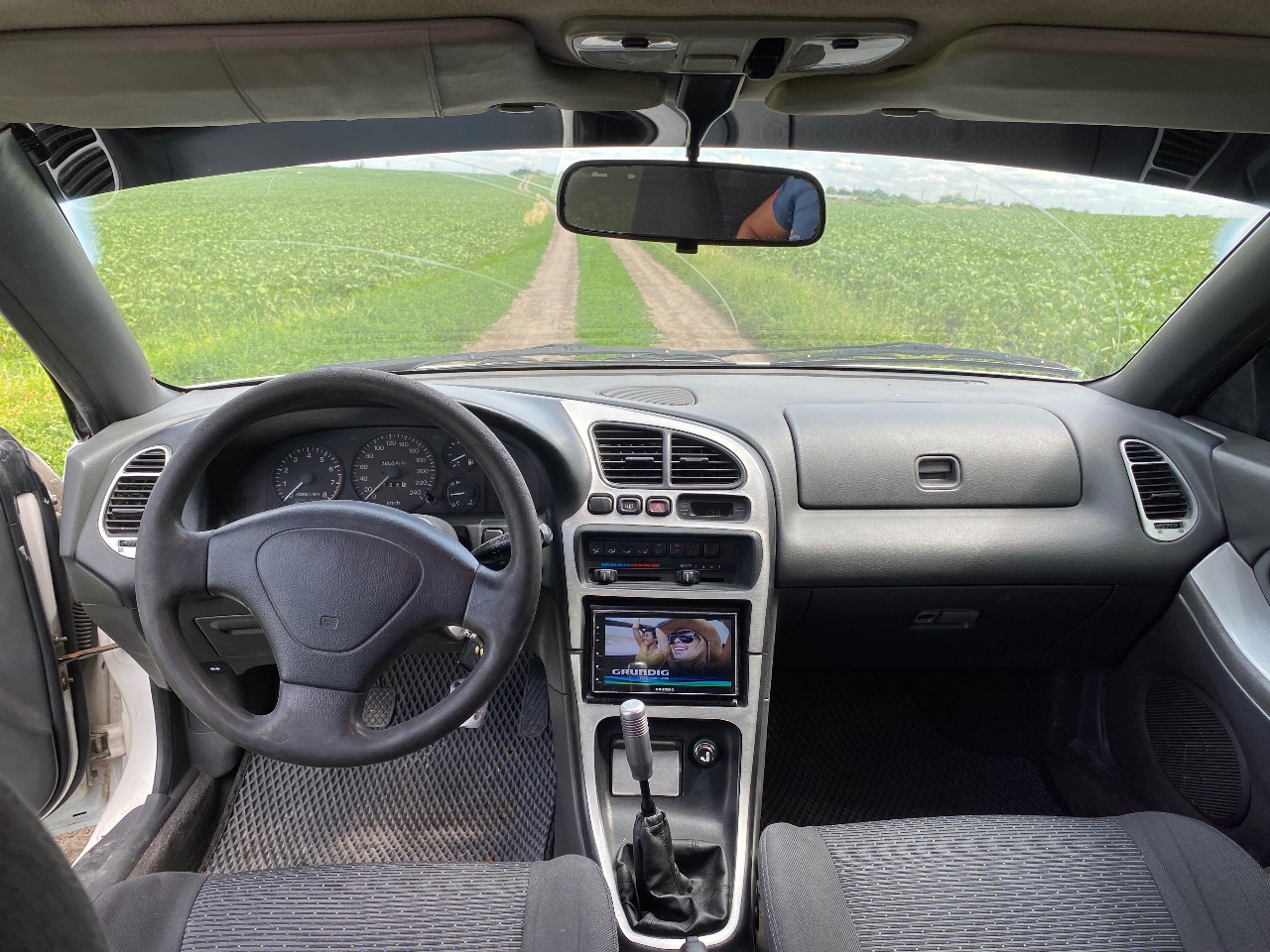 Mazda 323 - фото 8