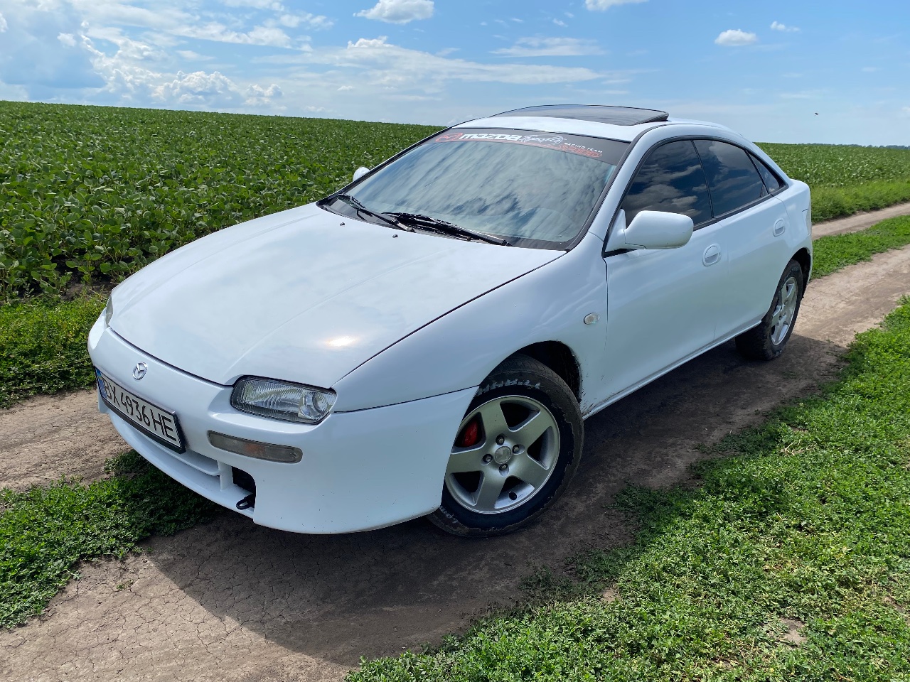 Mazda 323 - фото 2