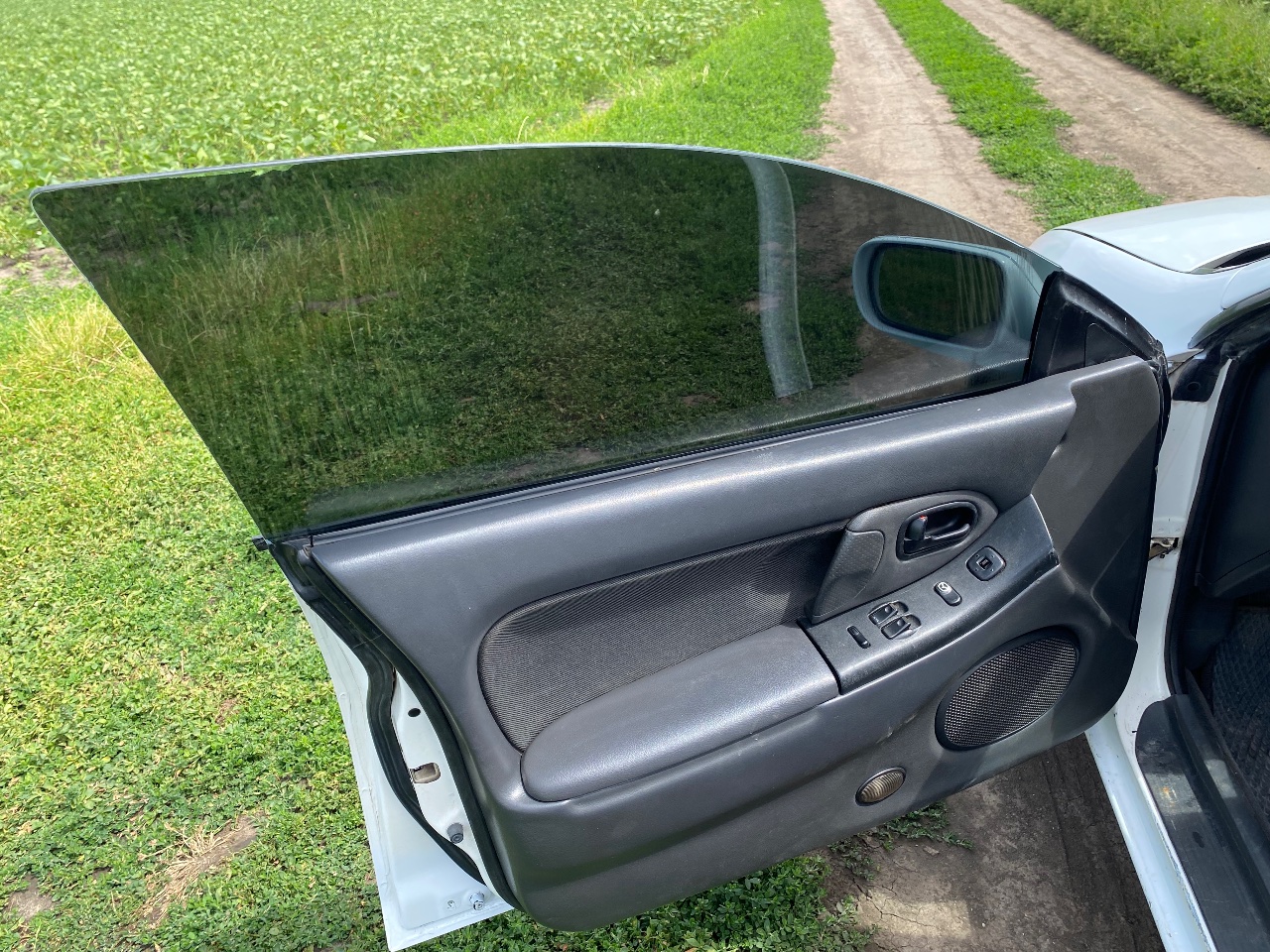 Mazda 323 - фото 16