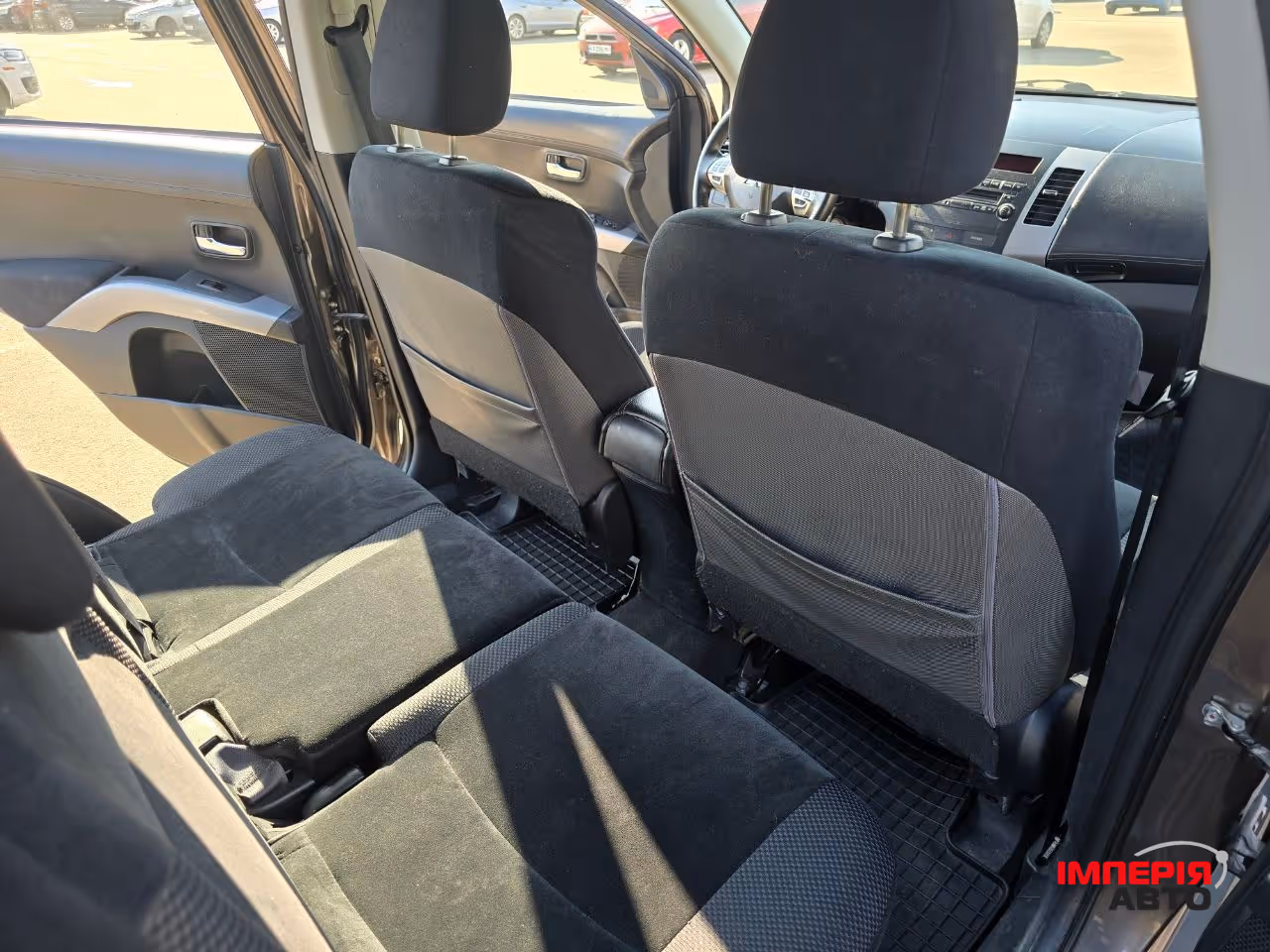 Mitsubishi Outlander - фото 8
