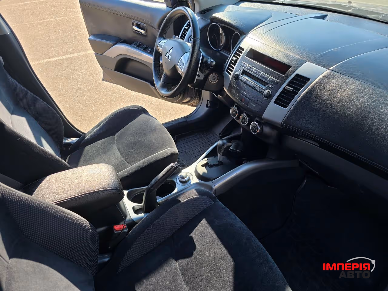 Mitsubishi Outlander - фото 11