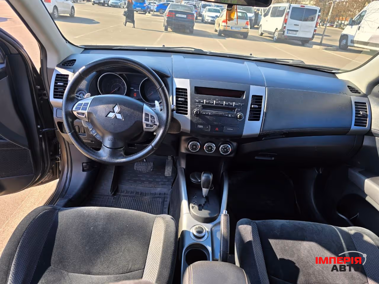 Mitsubishi Outlander - фото 5