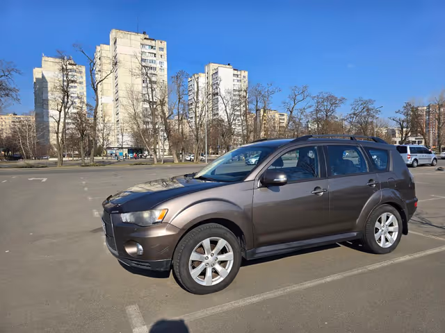Mitsubishi Outlander - зображення 4