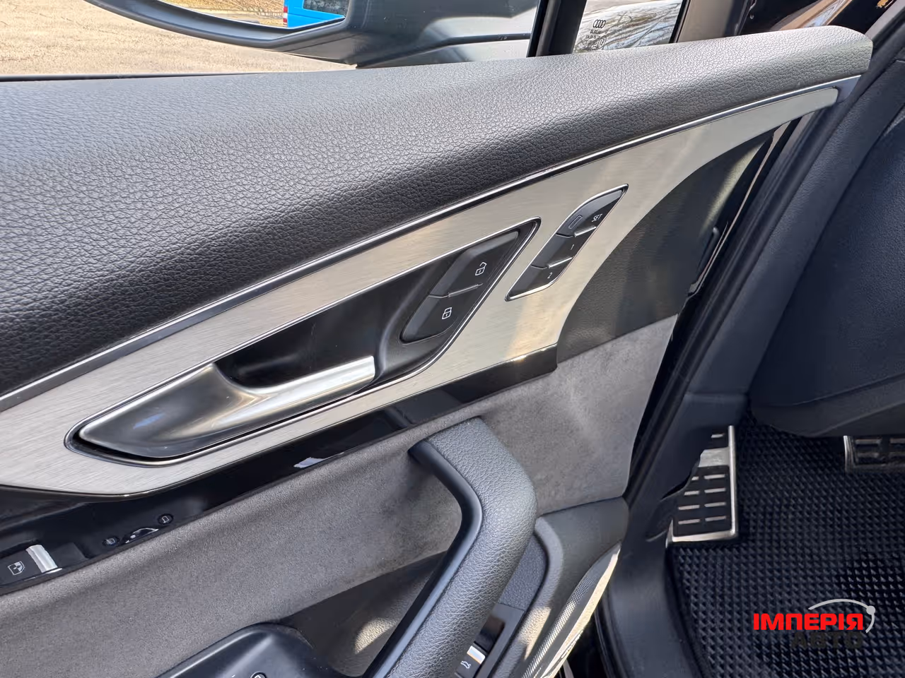 Audi SQ7 - фото 17