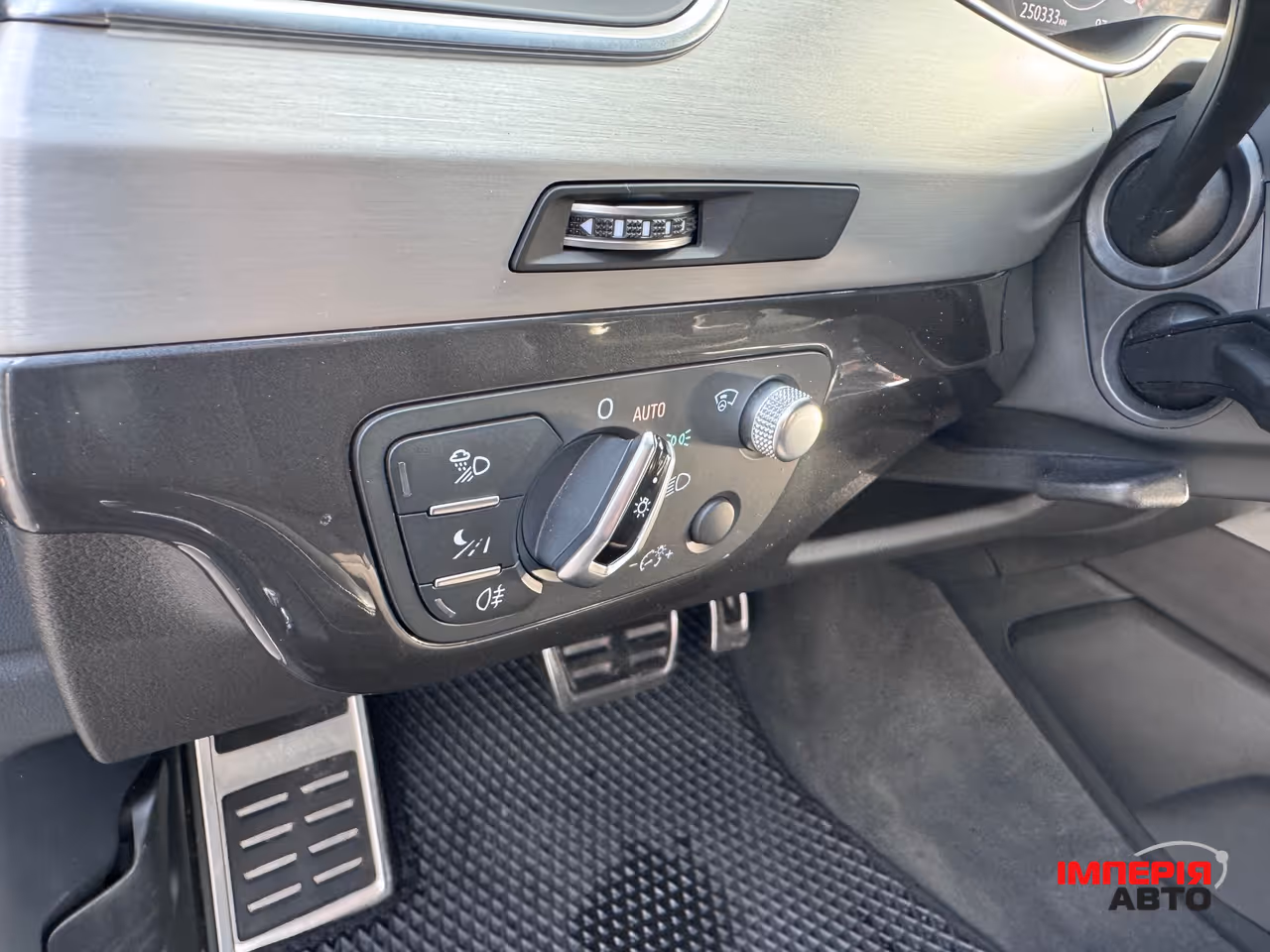 Audi SQ7 - фото 18