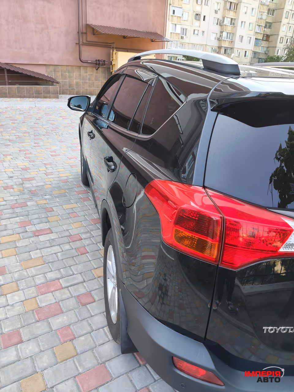 Toyota RAV4 - фото 3