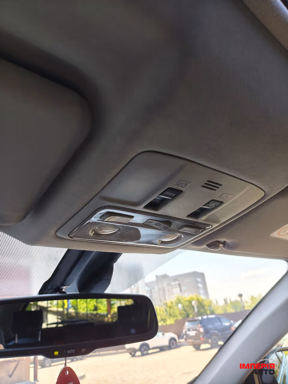 Toyota RAV4 - фото 7