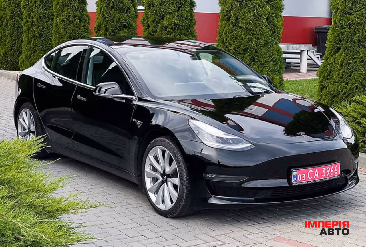 Tesla Model 3 - фото 1