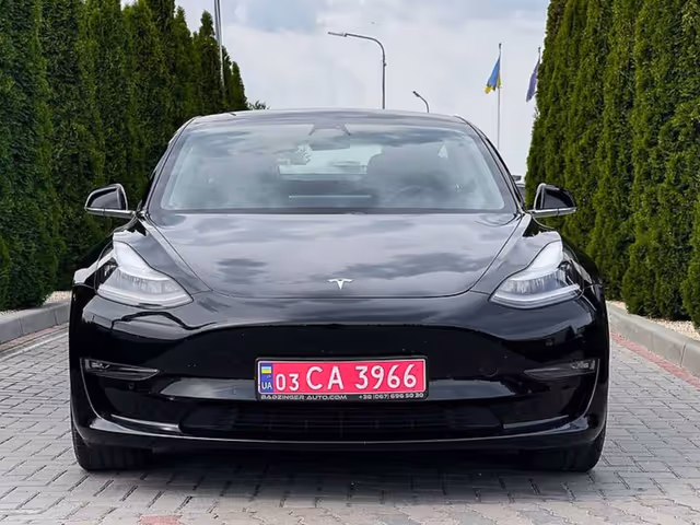 Tesla Model 3 - зображення 2