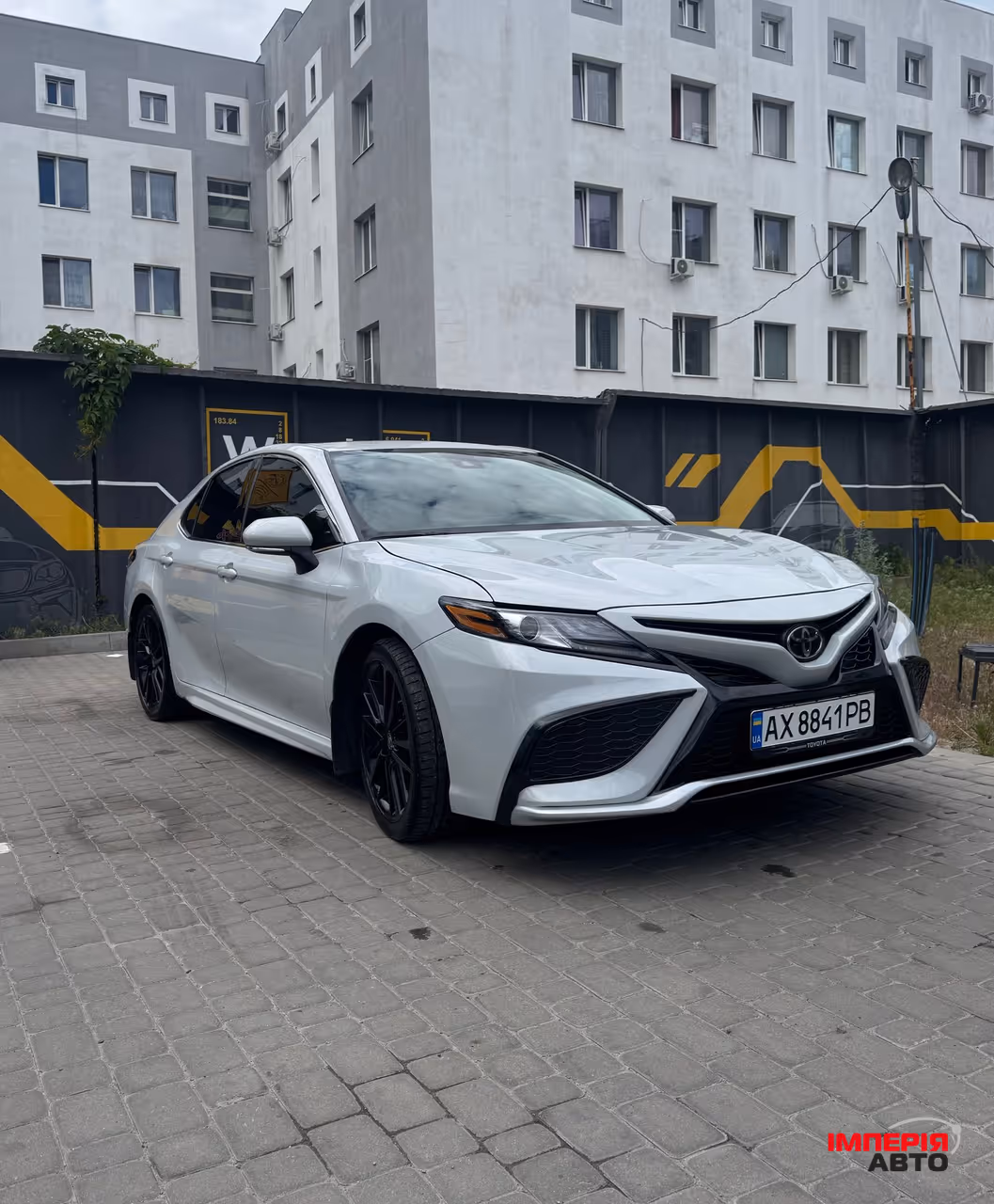 Toyota Camry - фото 1