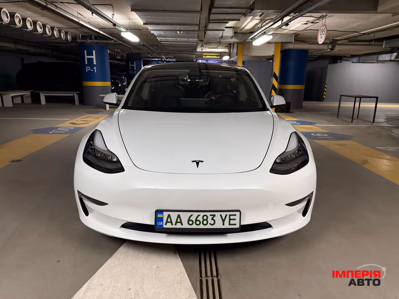 Tesla Model 3 - фото 1