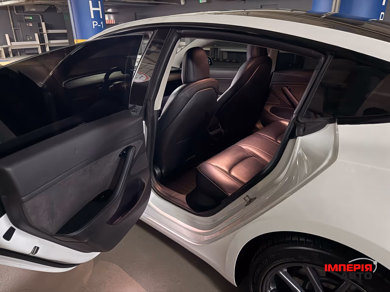 Tesla Model 3 - фото 10