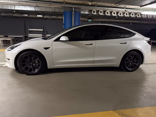 Tesla Model 3 - зображення 3
