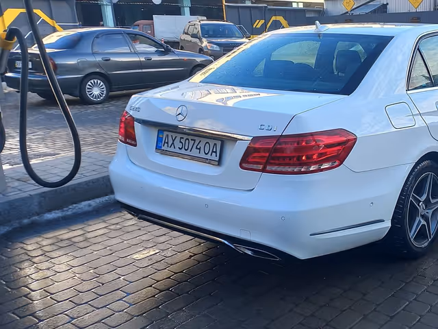 Mercedes-Benz E-Класс - зображення 3