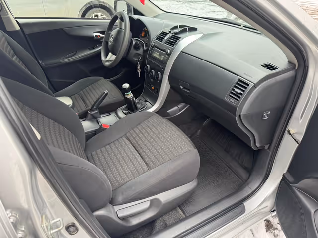 Toyota Corolla - зображення 5