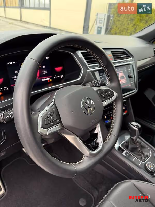 Volkswagen Tiguan - фото 14