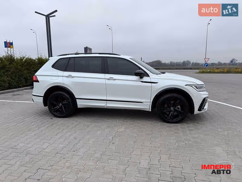 Volkswagen Tiguan - фото 5