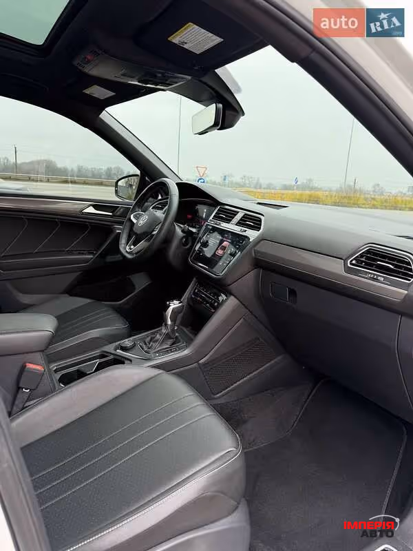 Volkswagen Tiguan - фото 16