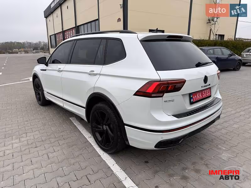 Volkswagen Tiguan - фото 8