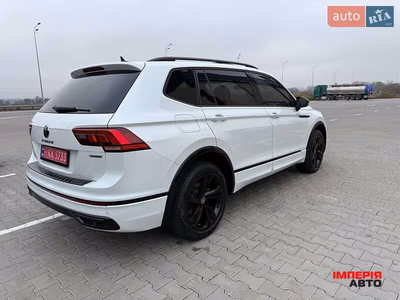 Volkswagen Tiguan - фото 4