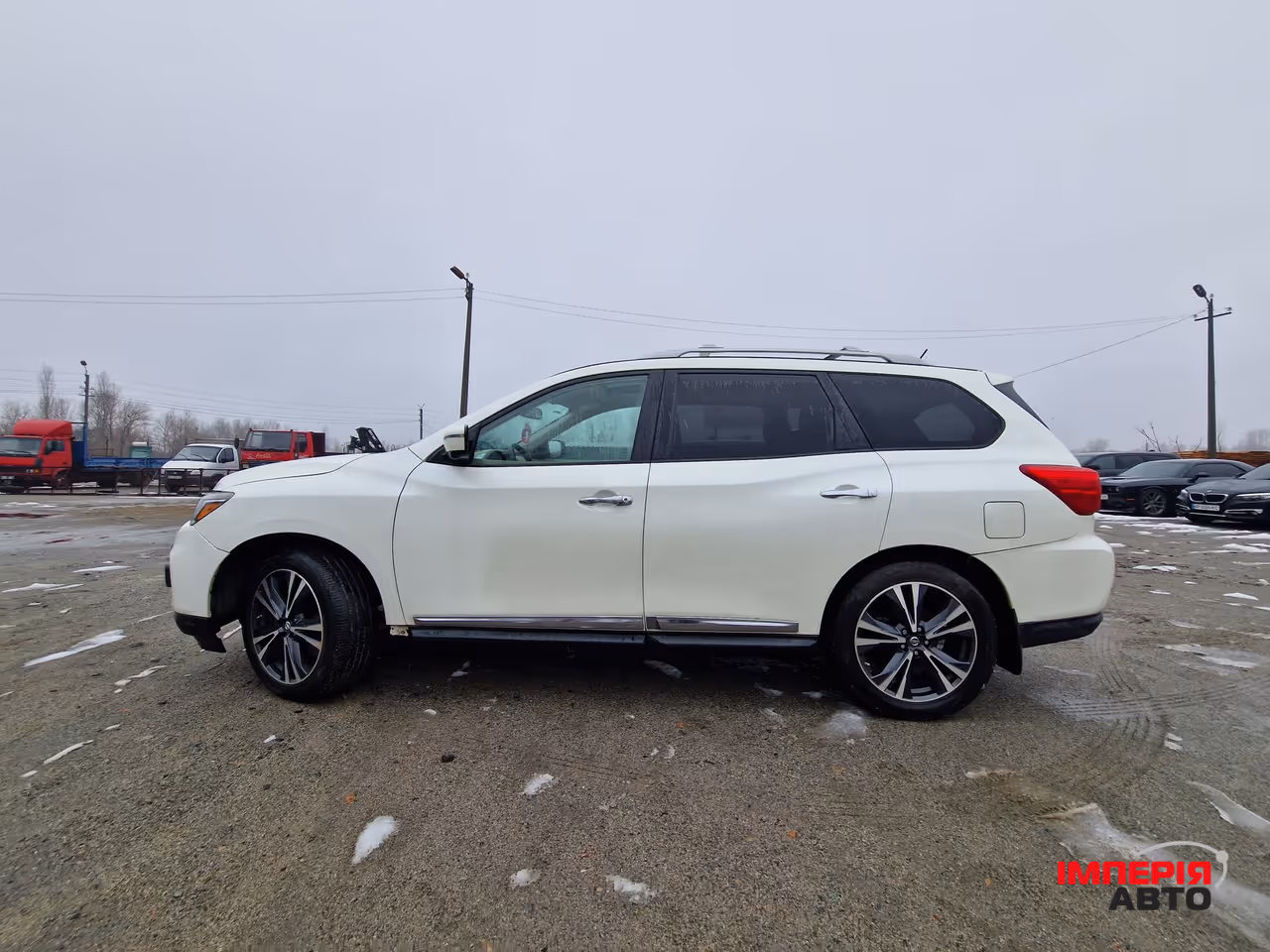 Nissan Pathfinder - фото 7