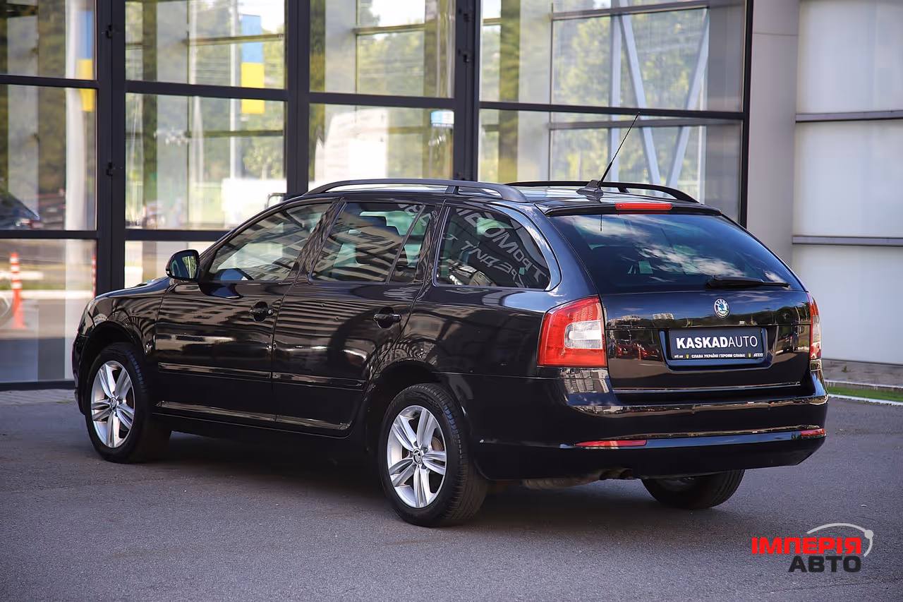 Skoda Octavia - фото 4