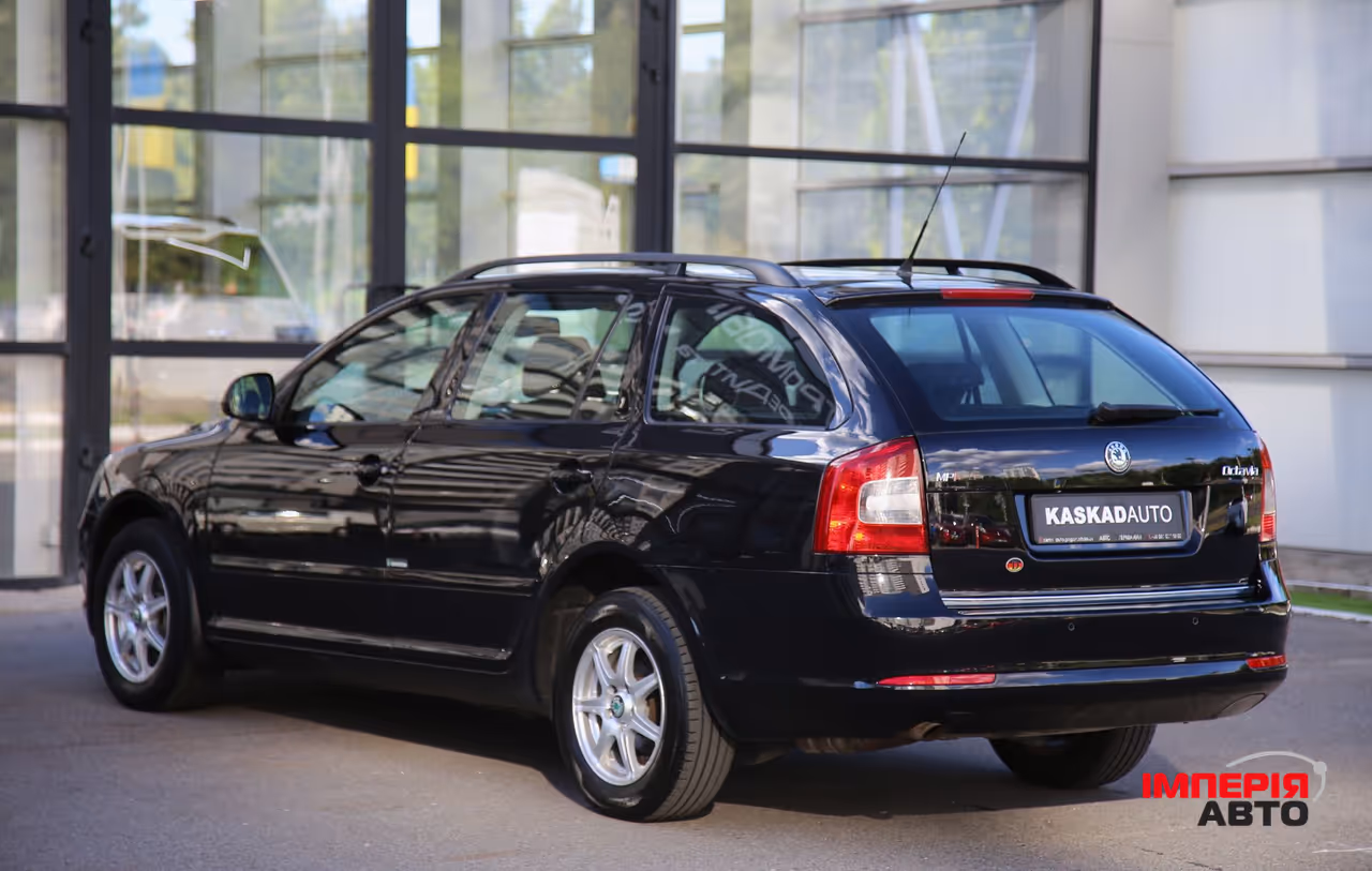 Skoda Octavia - фото 4