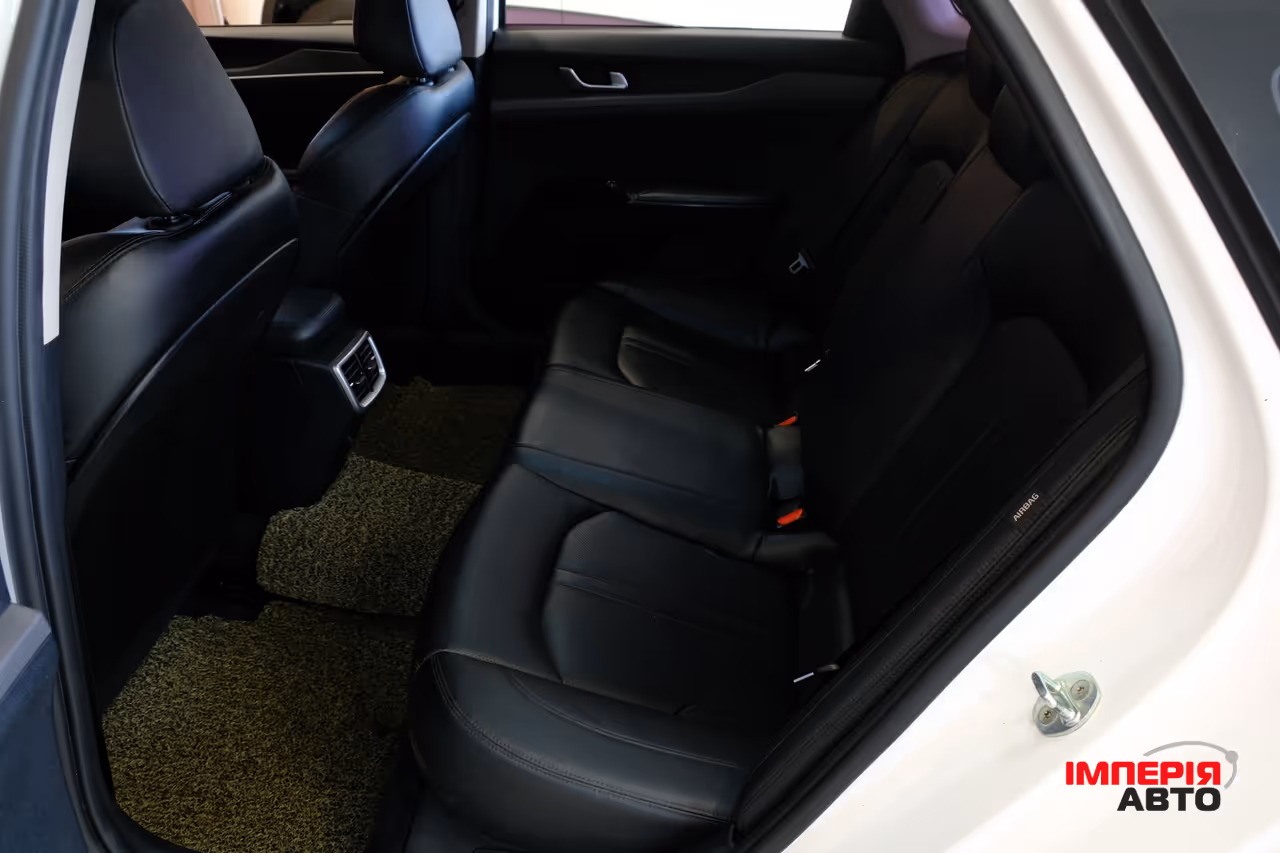 Kia K5 - фото 8