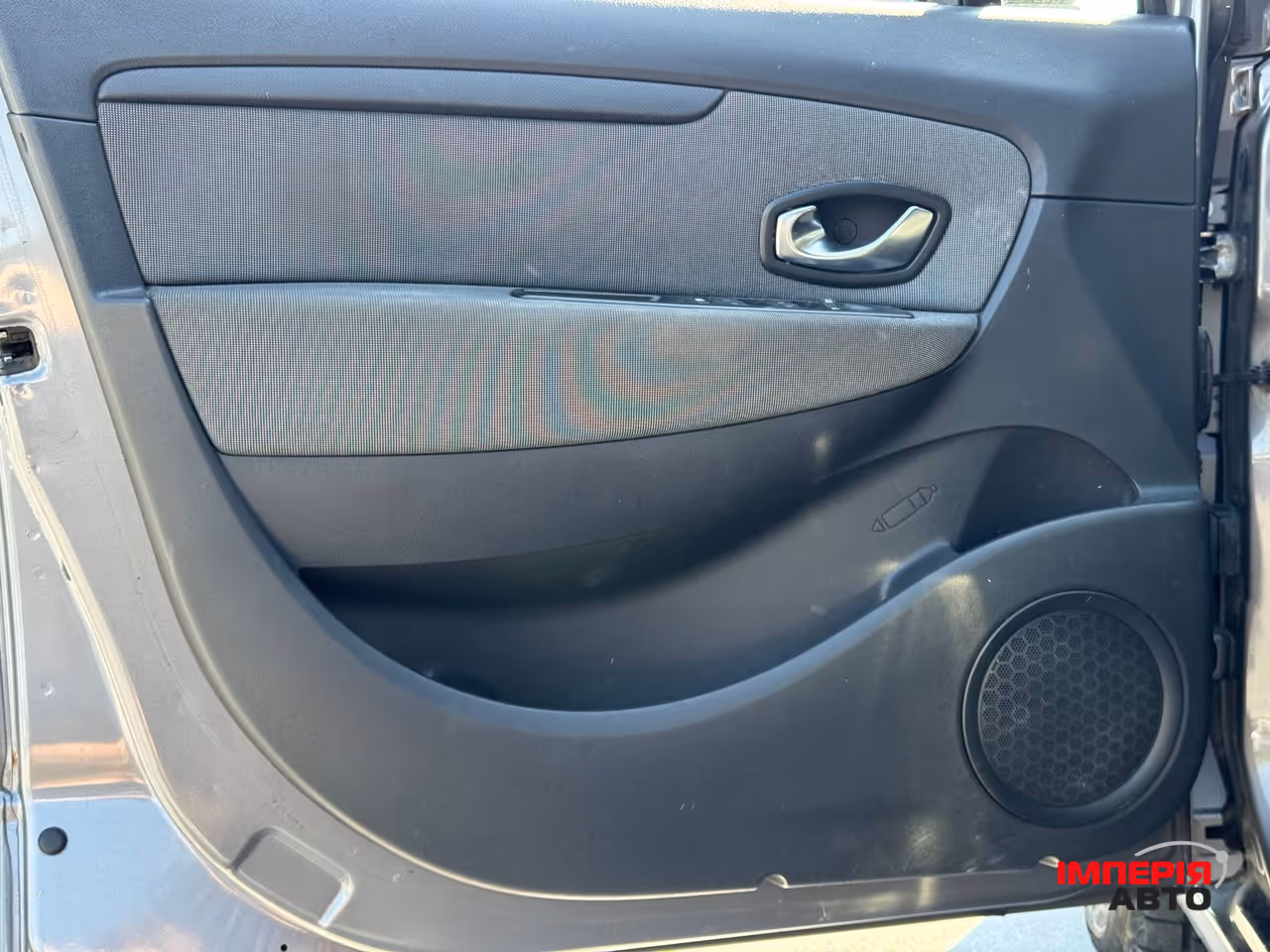 Renault Scenic - фото 16