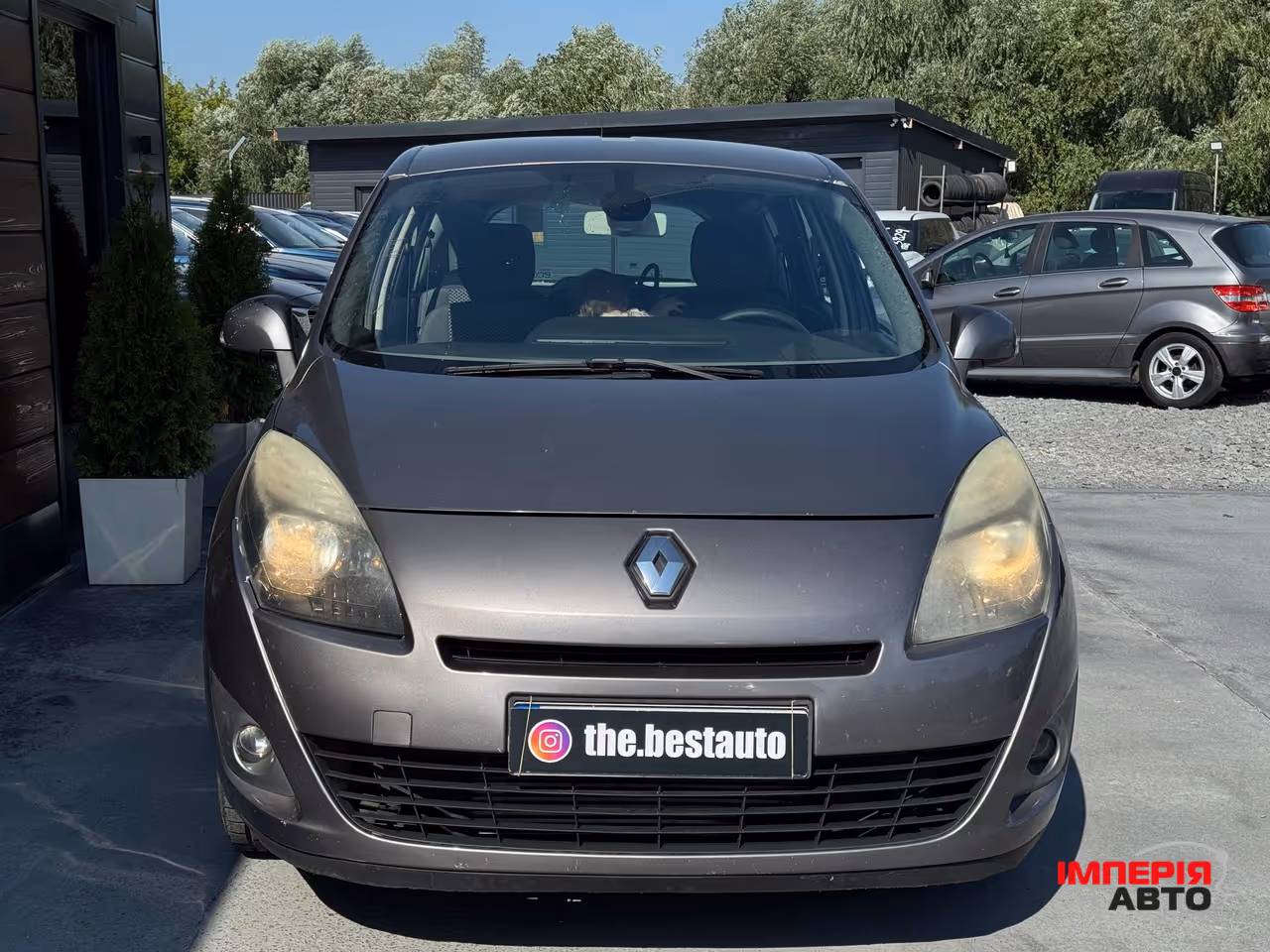 Renault Scenic - фото 8