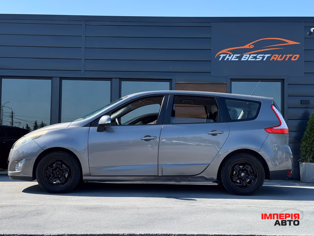 Renault Scenic - фото 9