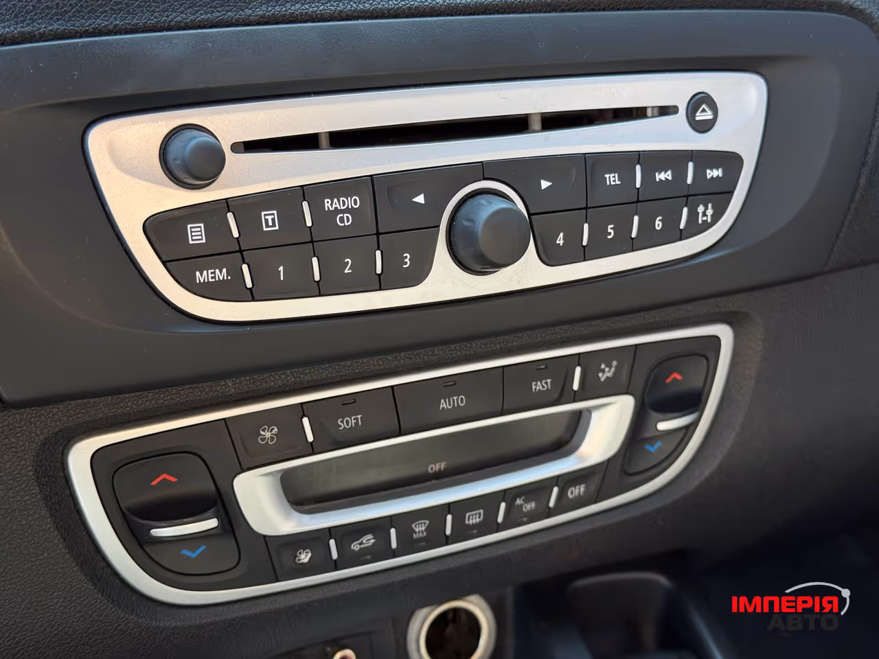 Renault Scenic - фото 30