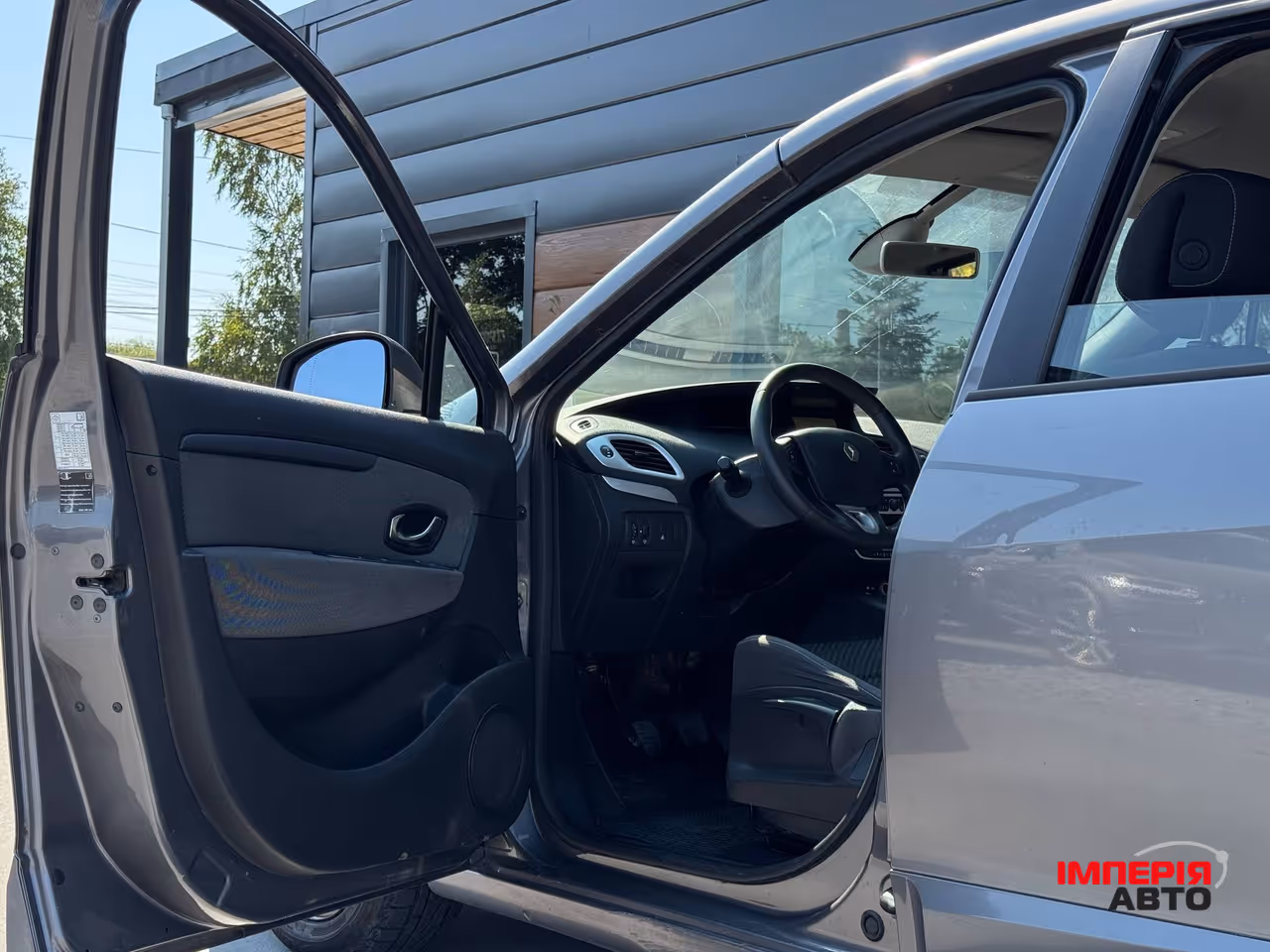 Renault Scenic - фото 15