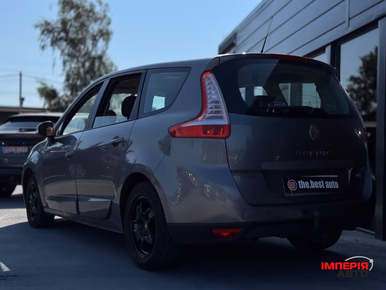 Renault Scenic - фото 6