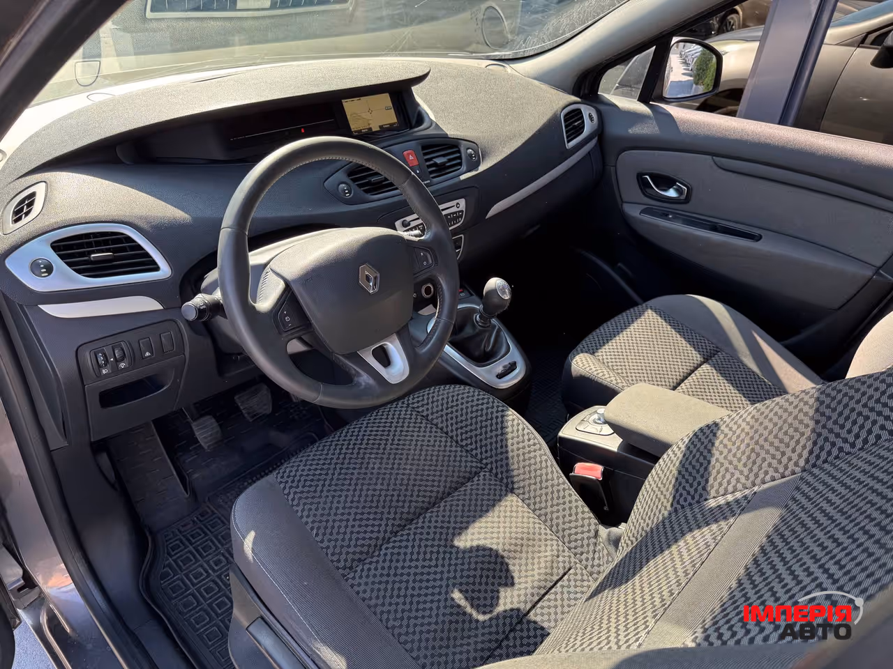 Renault Scenic - фото 17