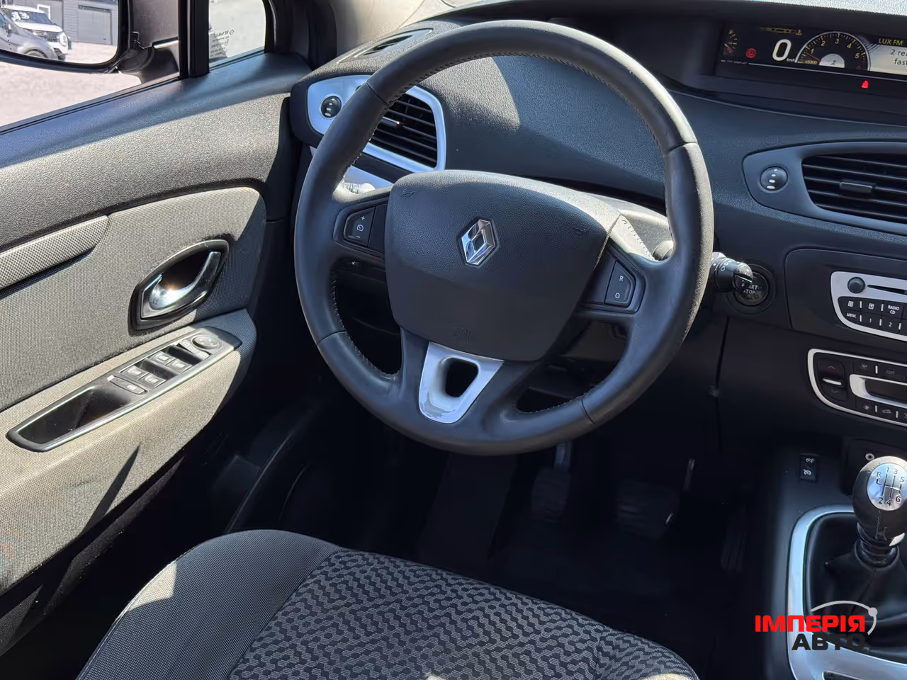 Renault Scenic - фото 37