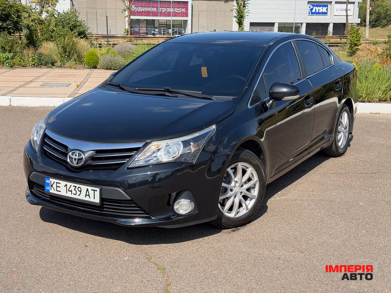 Toyota Avensis - фото 1