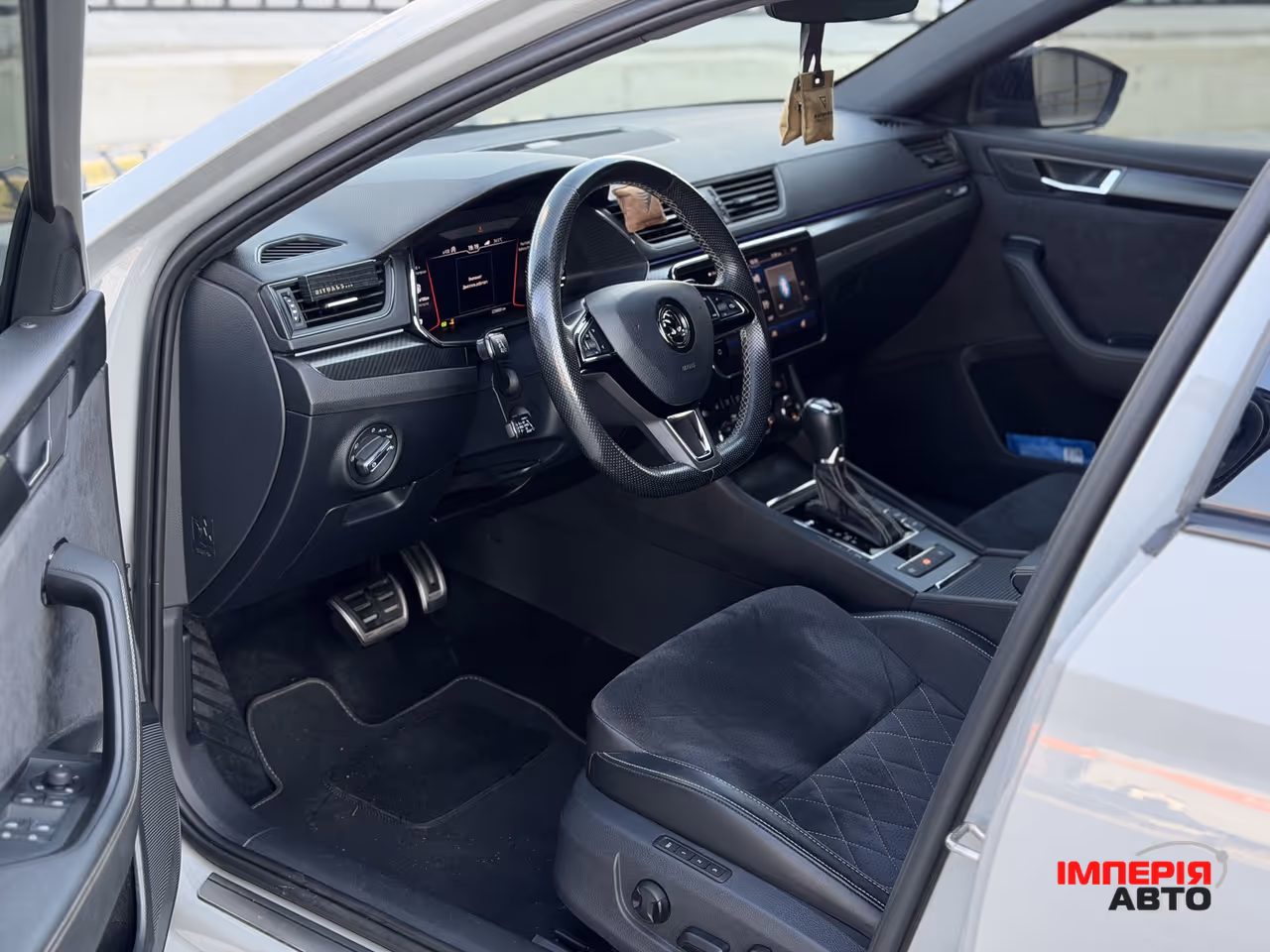 Skoda Superb - фото 14