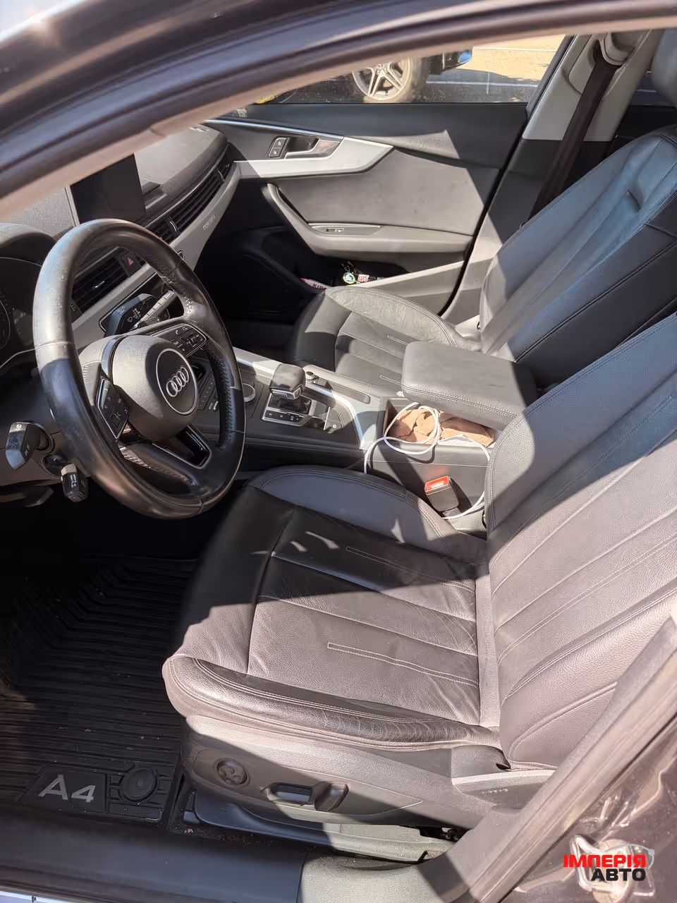 Audi A4 - фото 8