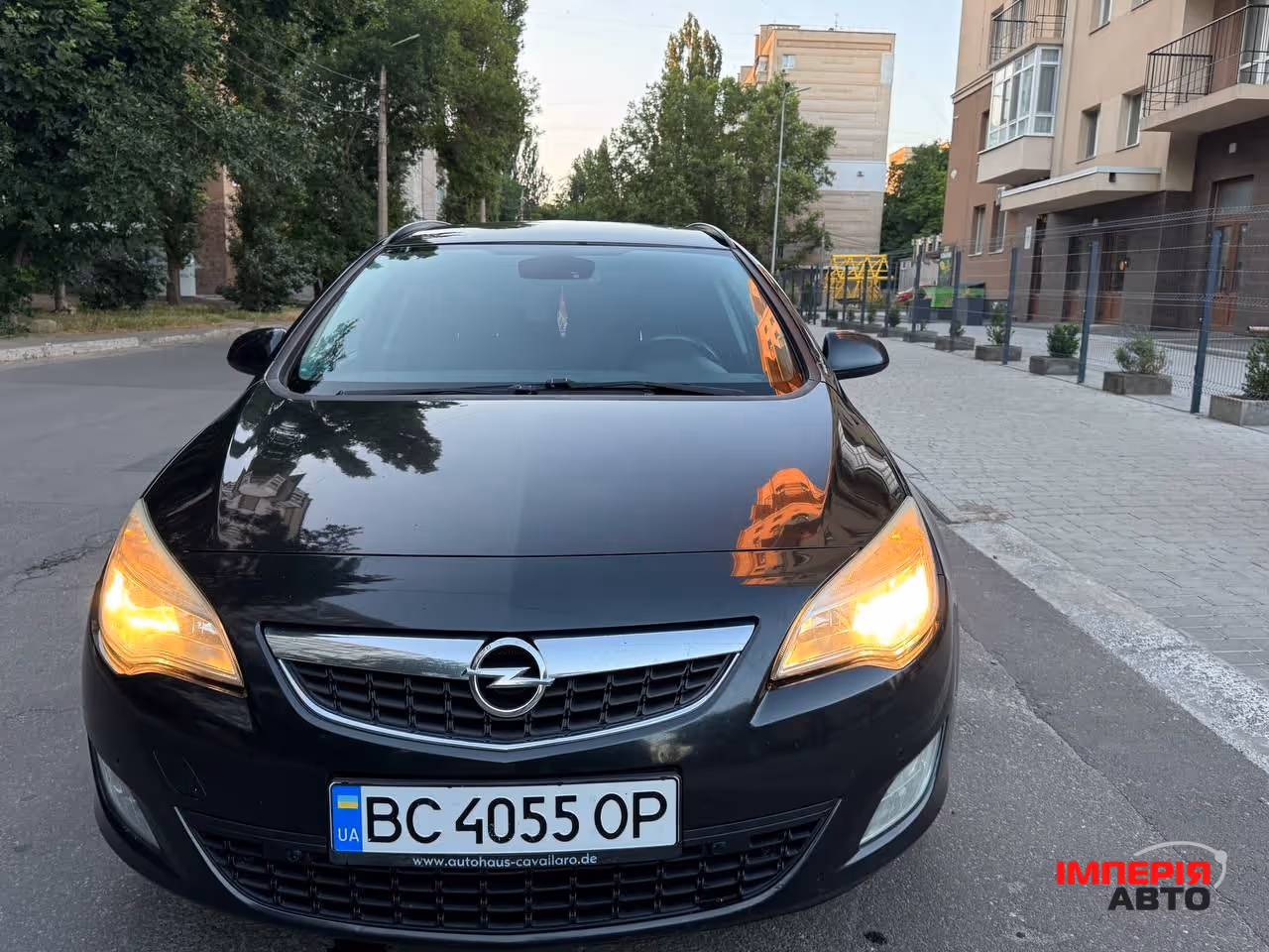 Opel Astra - фото 1