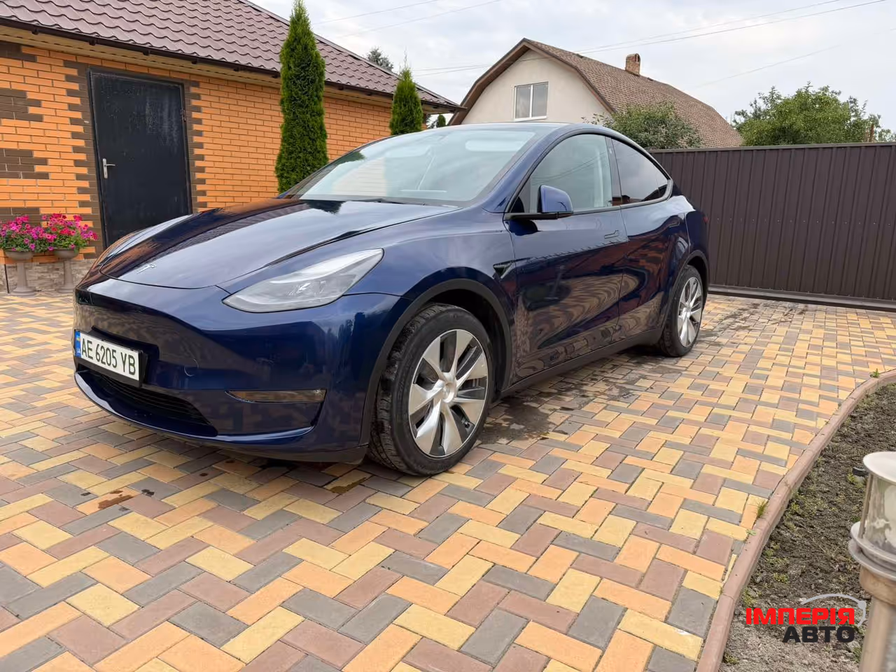 Tesla Model Y - фото 1