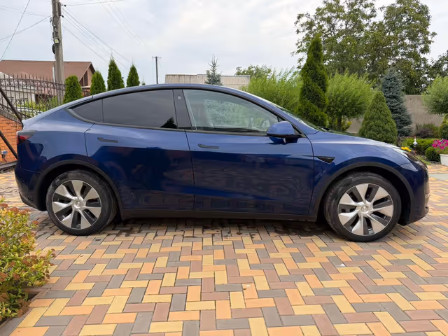 Tesla Model Y - зображення 4