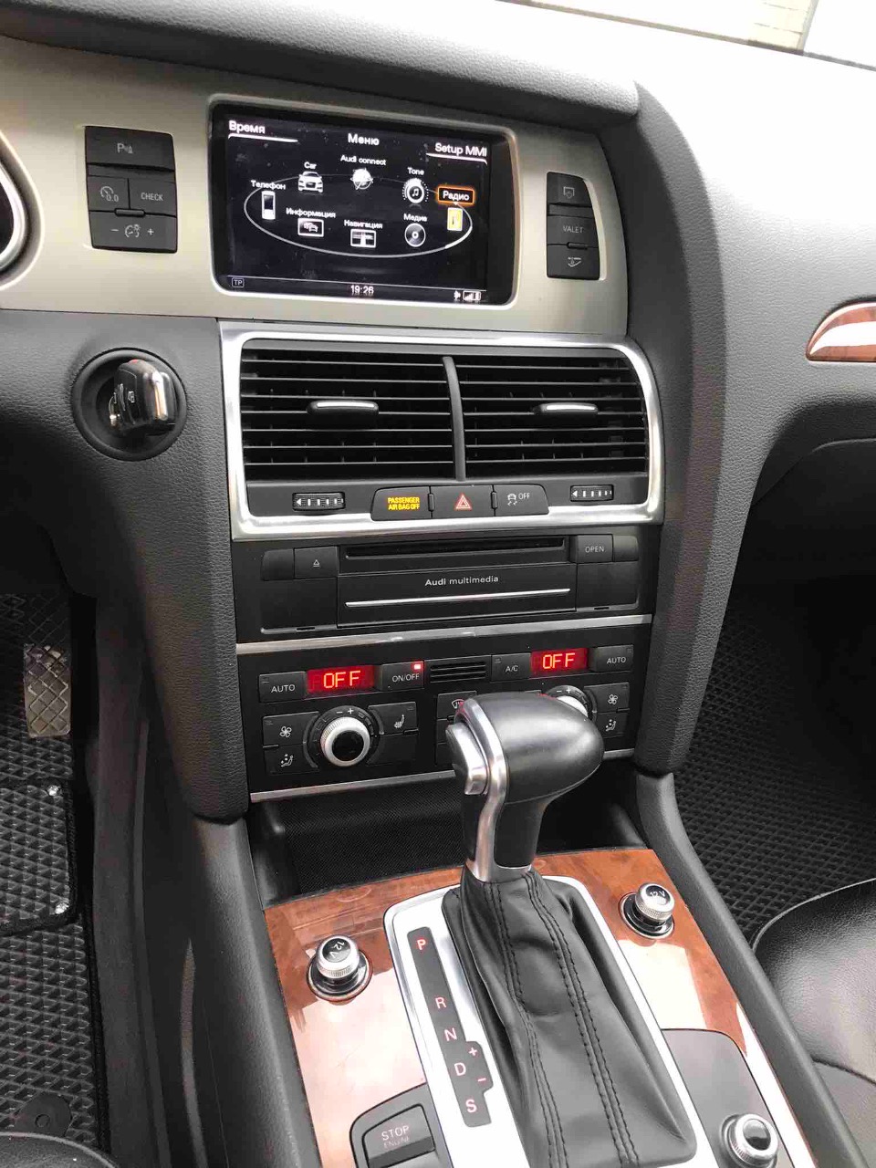 Audi Q7 - фото 5